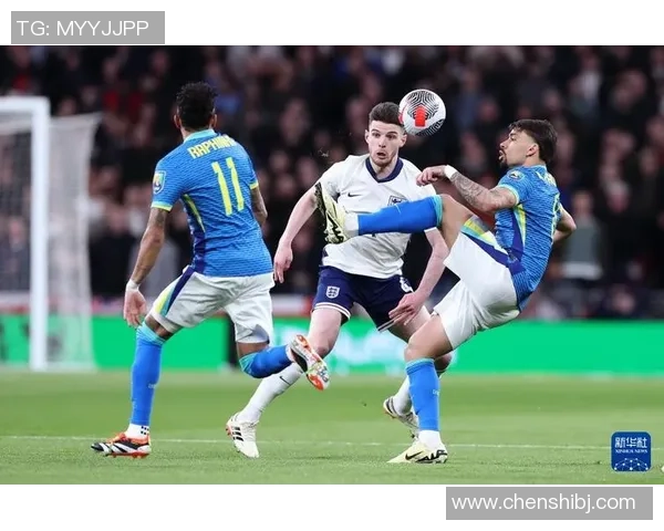 当今足球明星谁最受欢迎引发球迷热议的背后故事与影响力分析