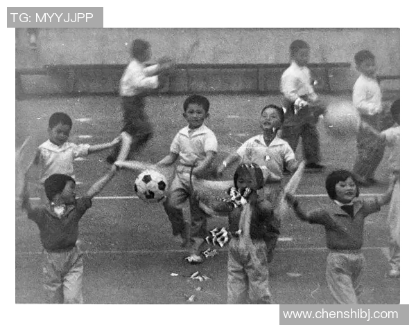 黑人足球明星童年时期的珍贵照片回顾与成长故事分享 黑人足球明星童年时期的珍贵照片回顾与成长故事分享